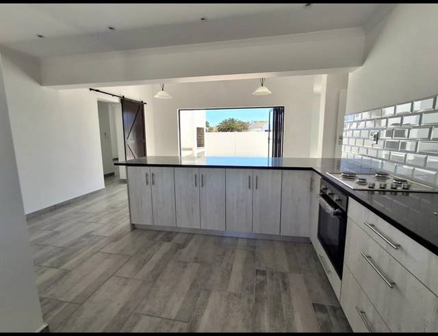 3 BEDROOM PROPERTY TO RENT IN BRITANNIA BAY